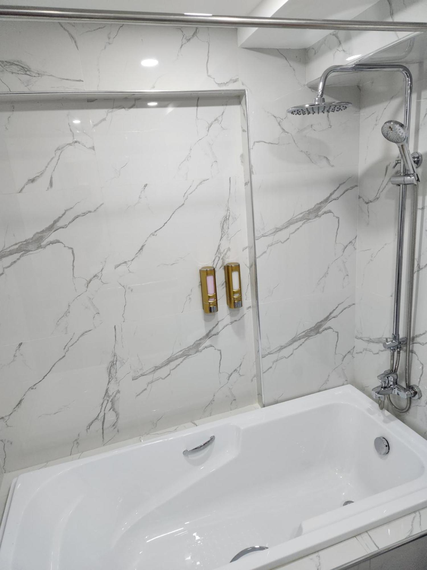 Condo Azur Suites B207 Near Airport, Netflix, Stylish, Cozy With Swimming Pool 麦克坦 外观 照片