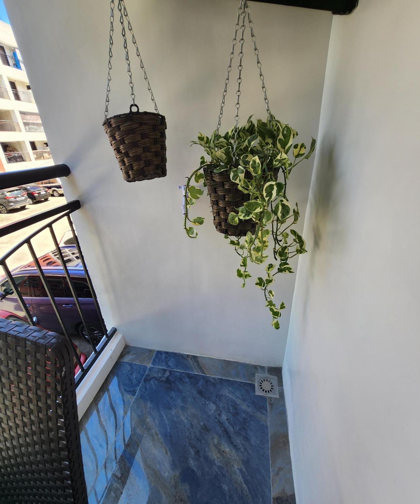 Condo Azur Suites B207 Near Airport, Netflix, Stylish, Cozy With Swimming Pool 麦克坦 外观 照片