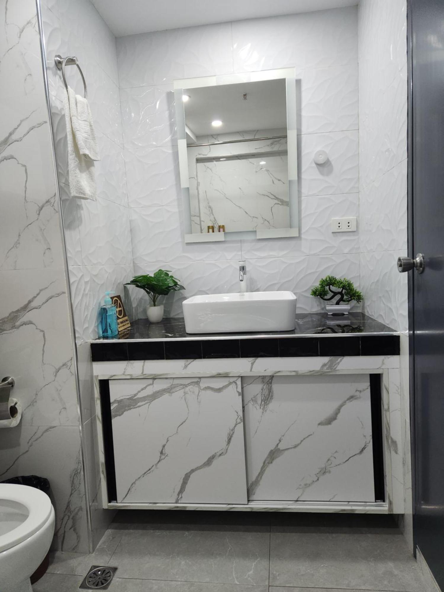 Condo Azur Suites B207 Near Airport, Netflix, Stylish, Cozy With Swimming Pool 麦克坦 外观 照片