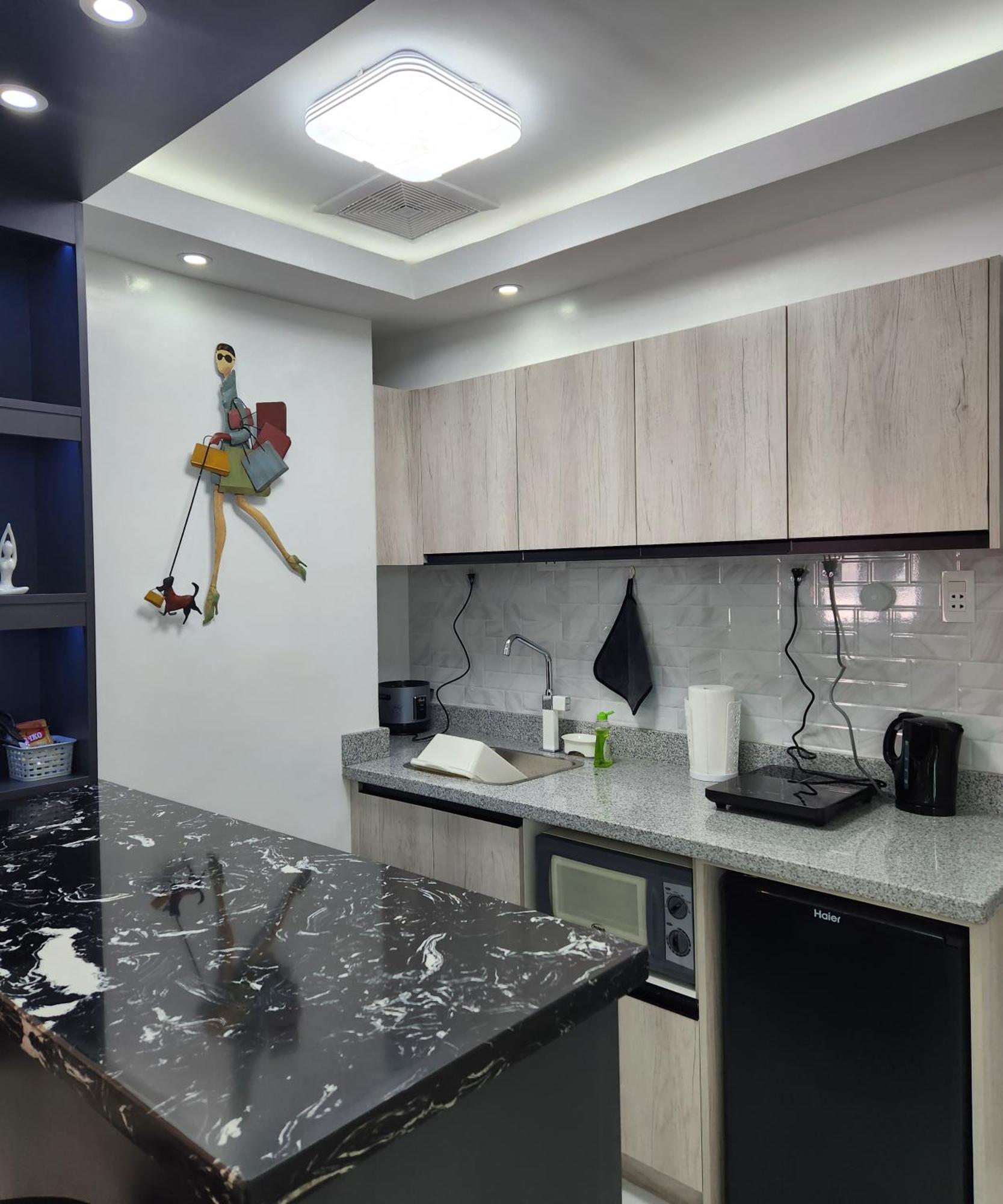 Condo Azur Suites B207 Near Airport, Netflix, Stylish, Cozy With Swimming Pool 麦克坦 外观 照片